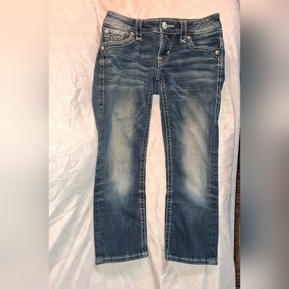 Rock Revival Distressed Capri - Picture 2 of 5